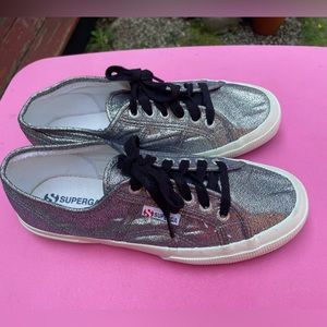 NEW Never Worn Size 39 Superga Sneakers
